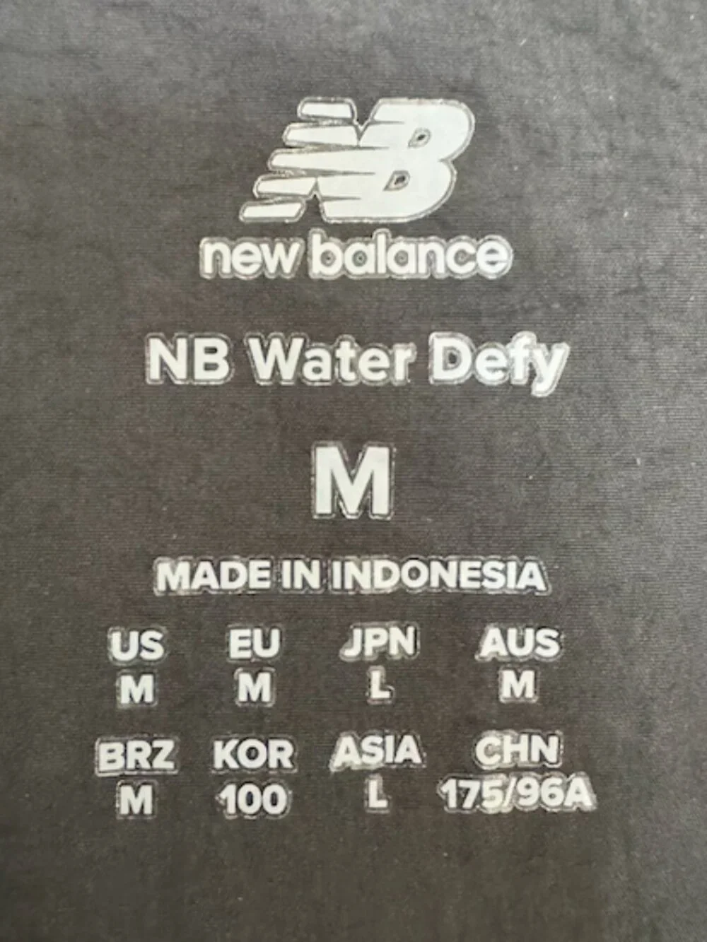 New Balance Black Castlefield Woven Vest in Medium